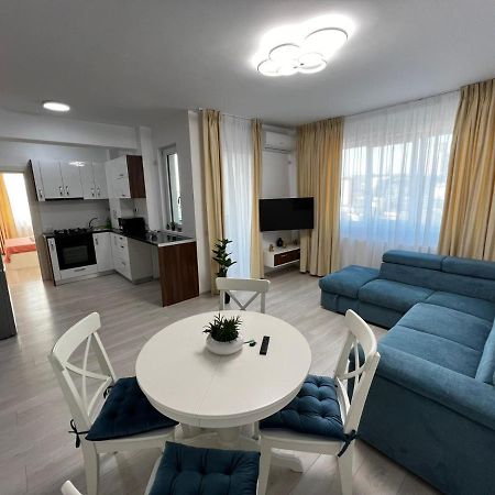 Cozy Accommodation Central City - Яш Екстериор снимка