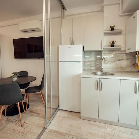 Cozy Accommodation Central City - Яш Екстериор снимка