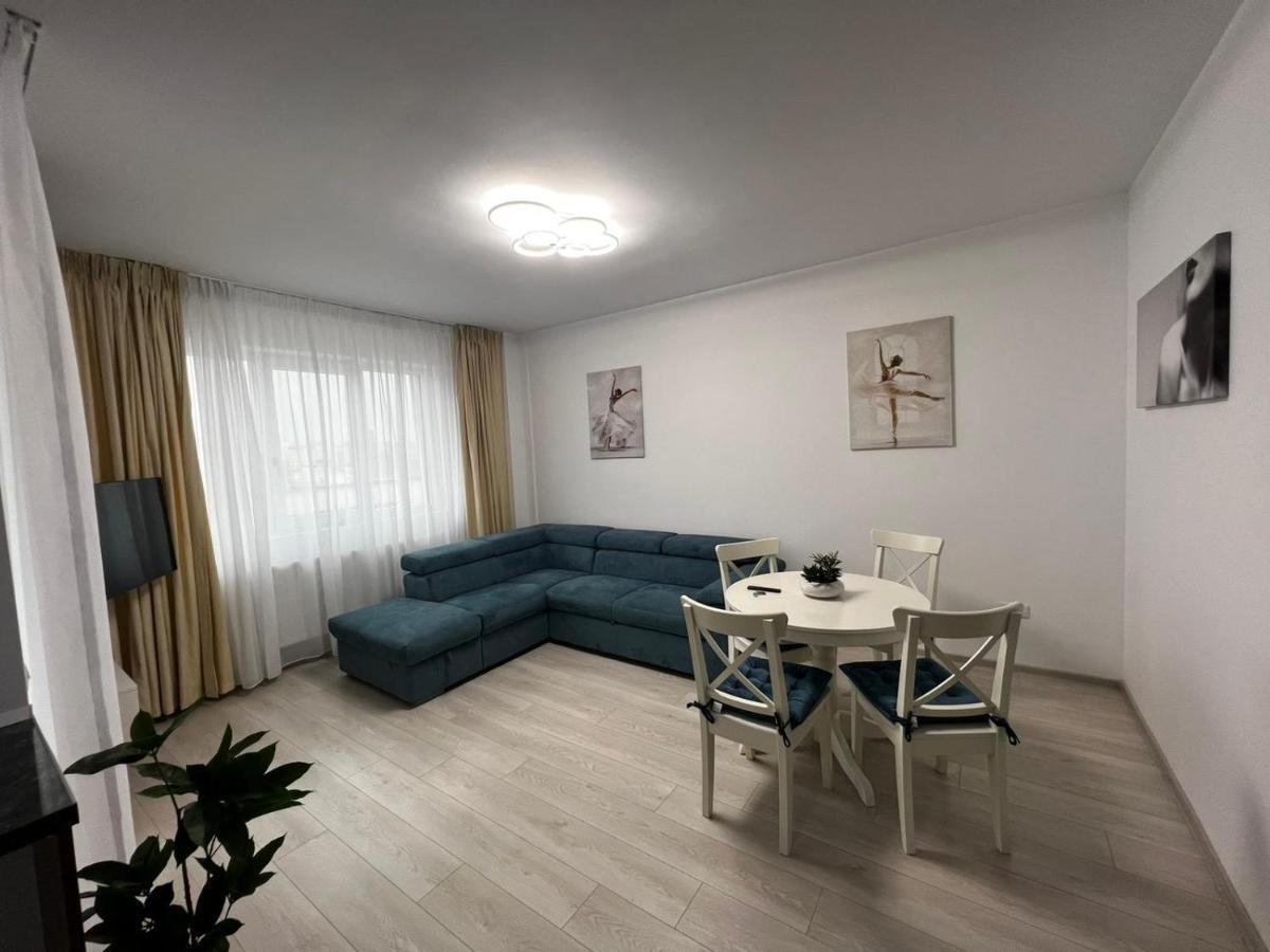 Cozy Accommodation Central City - Яш Екстериор снимка