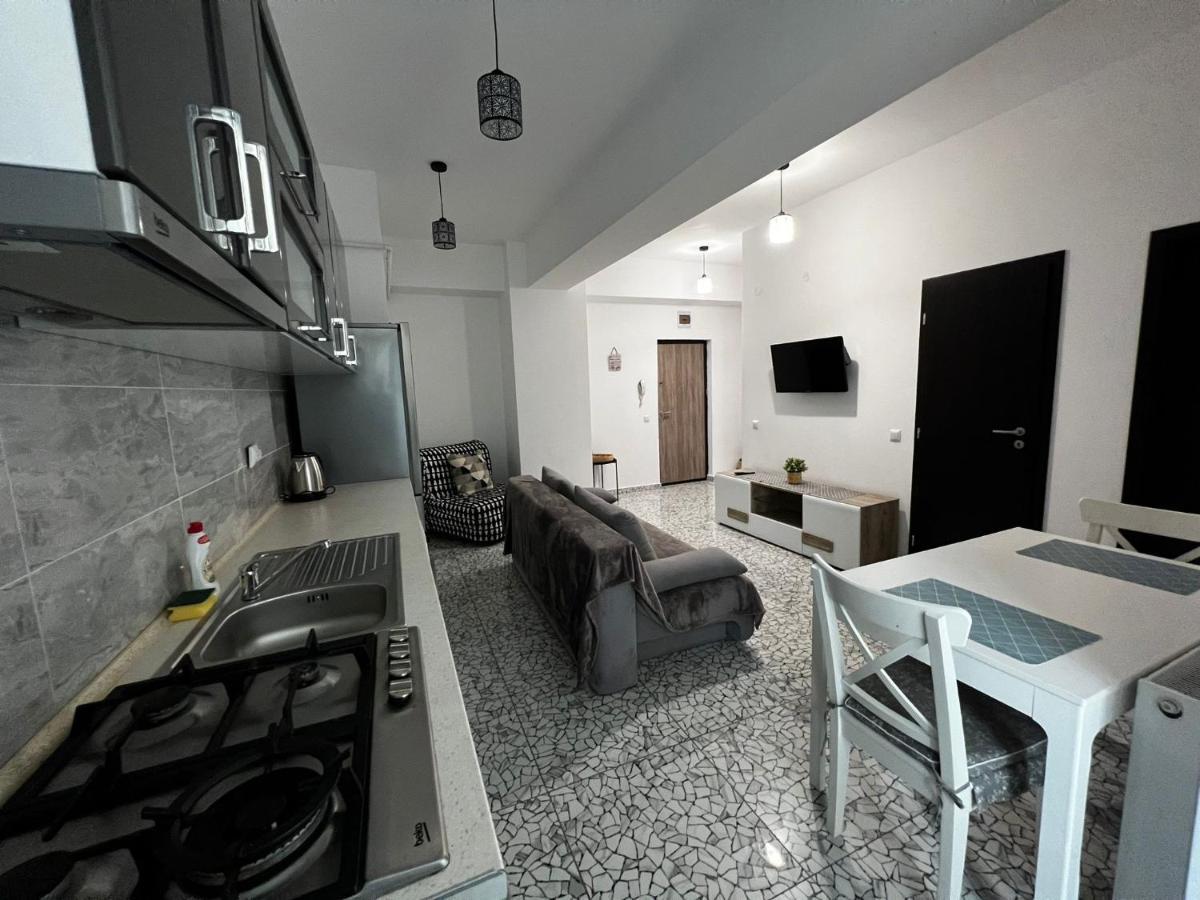 Cozy Accommodation Central City - Яш Екстериор снимка