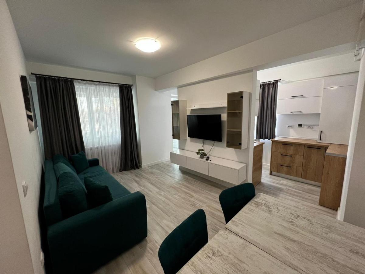 Cozy Accommodation Central City - Яш Екстериор снимка