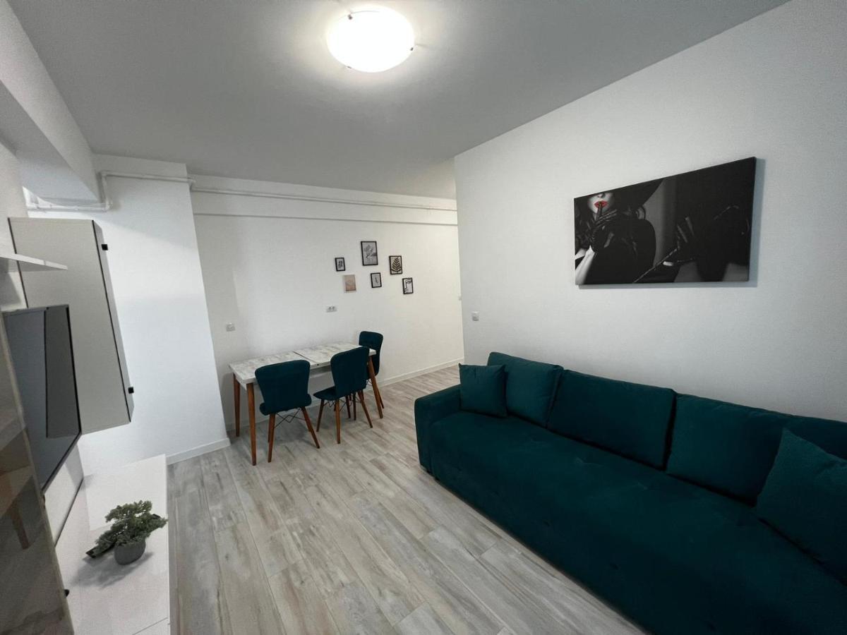 Cozy Accommodation Central City - Яш Екстериор снимка