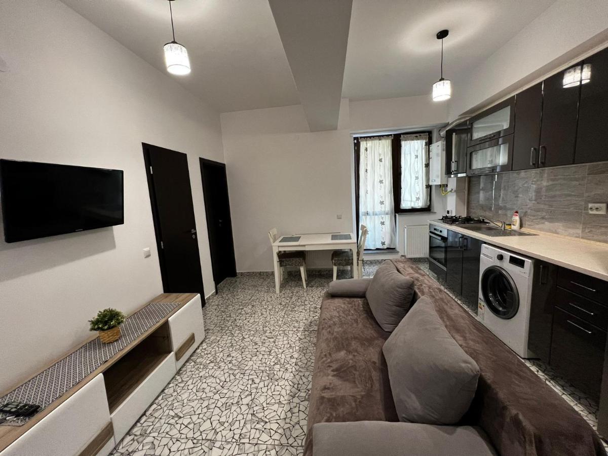 Cozy Accommodation Central City - Яш Екстериор снимка
