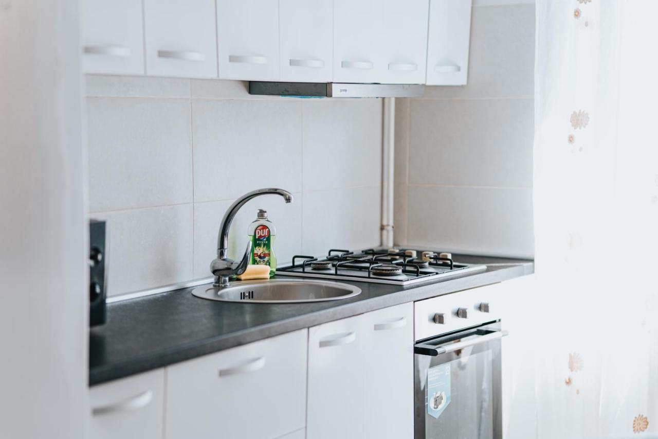 Cozy Accommodation Central City - Яш Екстериор снимка