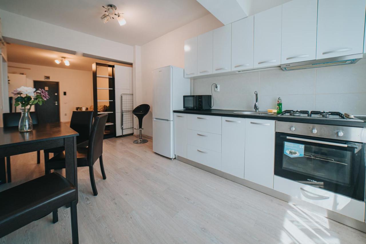 Cozy Accommodation Central City - Яш Екстериор снимка