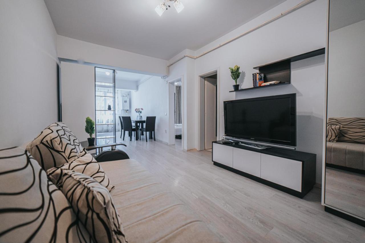Cozy Accommodation Central City - Яш Екстериор снимка