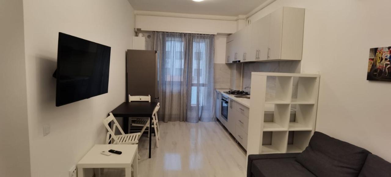 Cozy Accommodation Central City - Яш Екстериор снимка