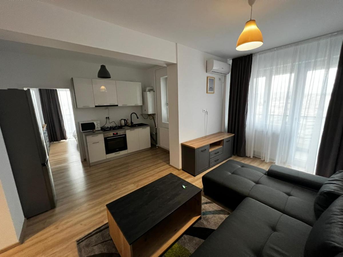 Cozy Accommodation Central City - Яш Екстериор снимка