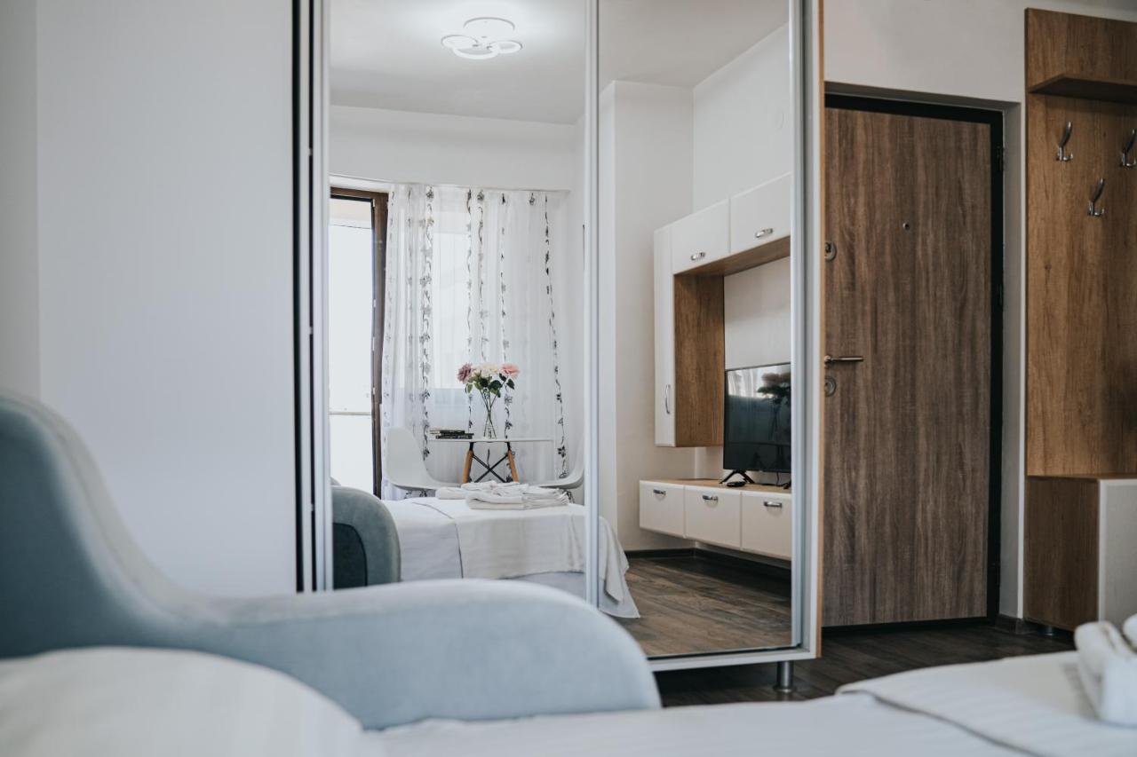 Cozy Accommodation Central City - Яш Екстериор снимка