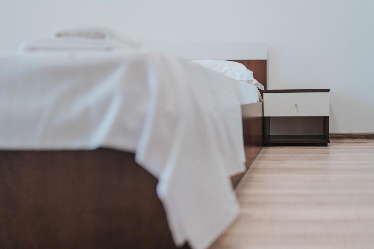 Cozy Accommodation Central City - Яш Екстериор снимка