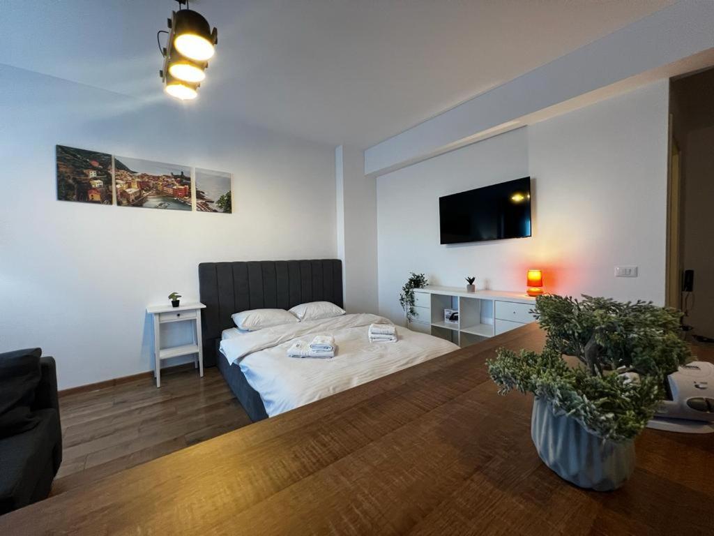 Cozy Accommodation Central City - Яш Екстериор снимка