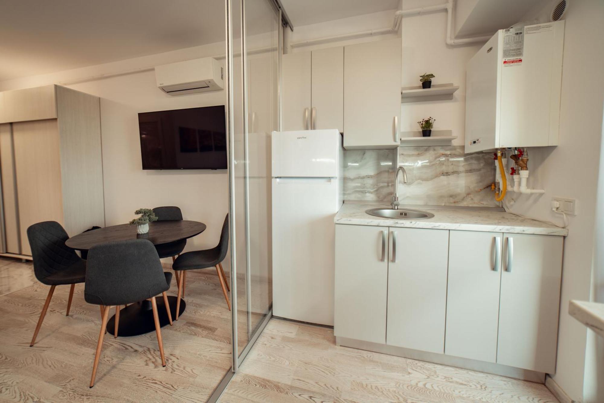 Cozy Accommodation Central City - Яш Екстериор снимка