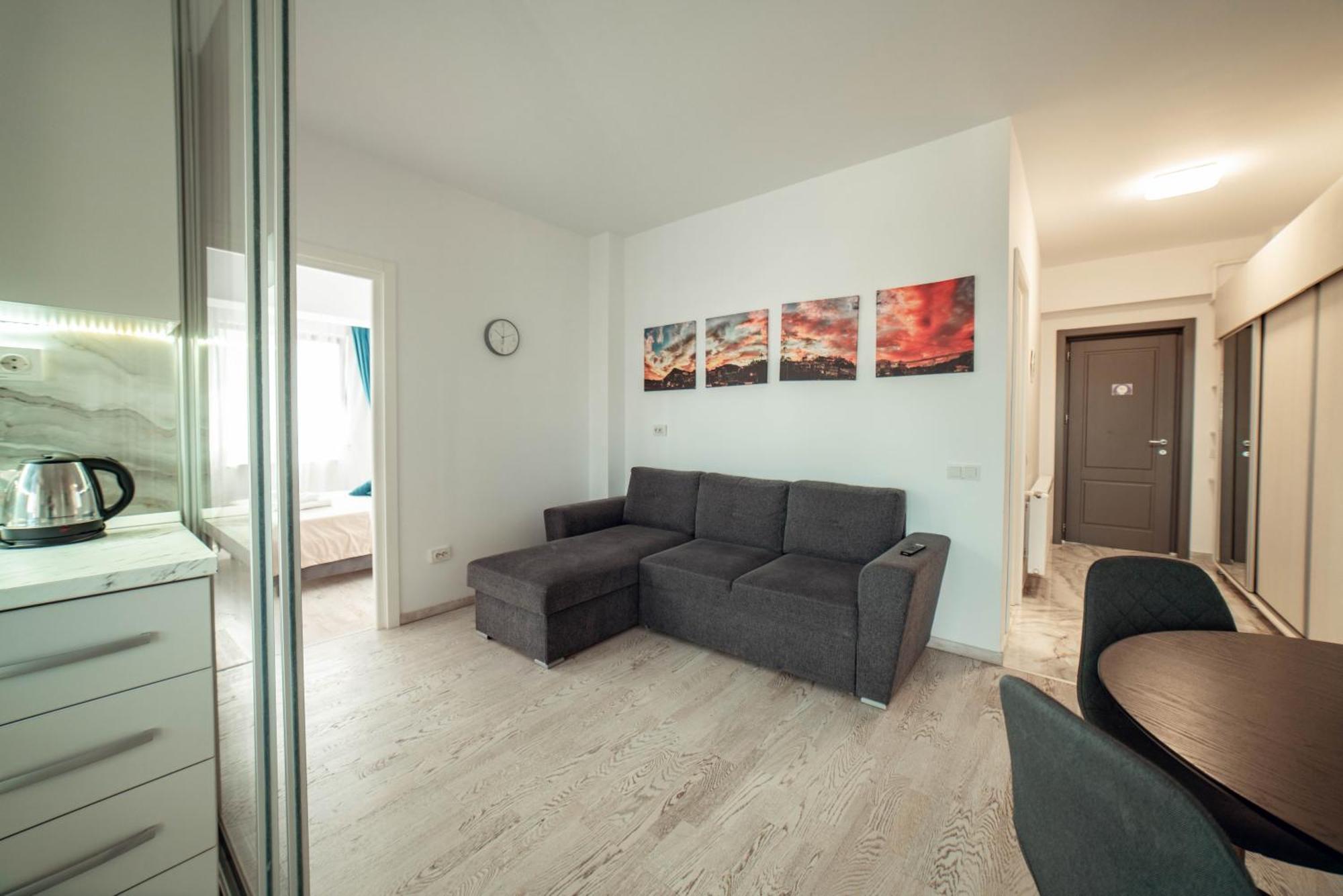 Cozy Accommodation Central City - Яш Екстериор снимка
