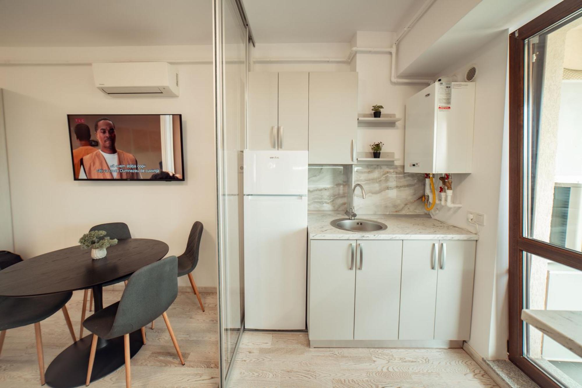 Cozy Accommodation Central City - Яш Екстериор снимка