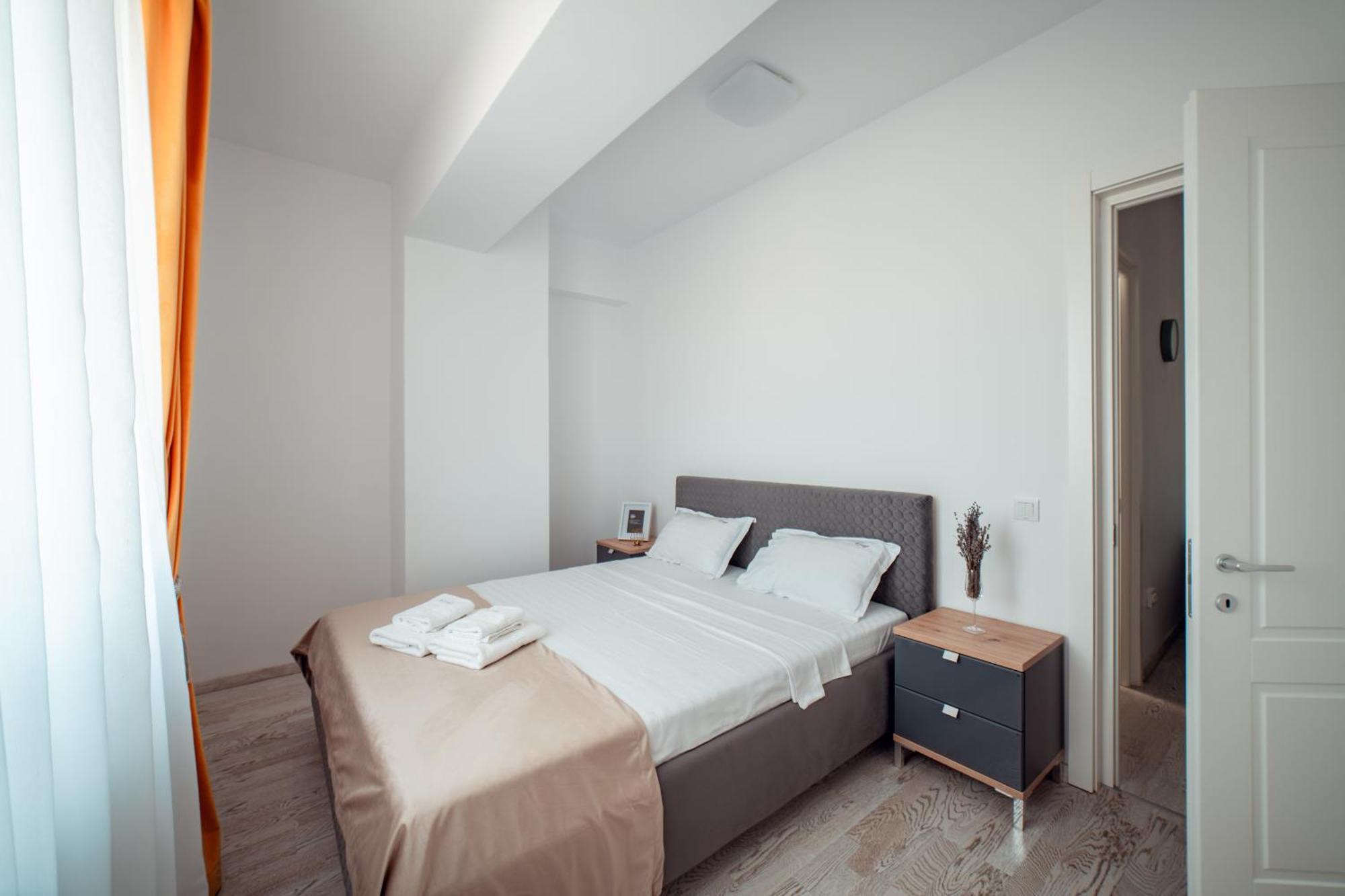 Cozy Accommodation Central City - Яш Екстериор снимка