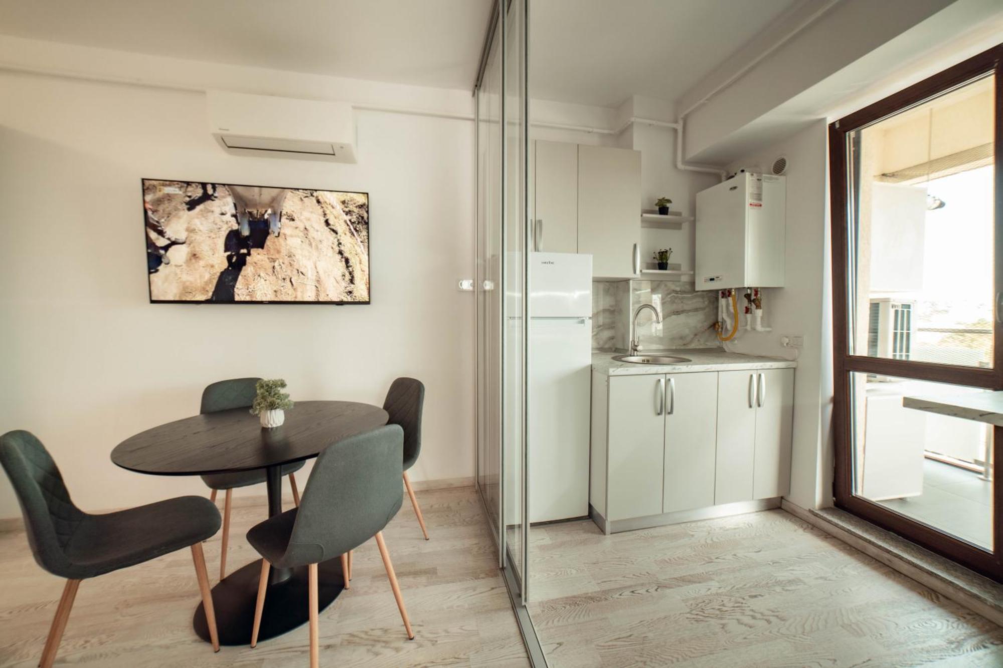 Cozy Accommodation Central City - Яш Екстериор снимка