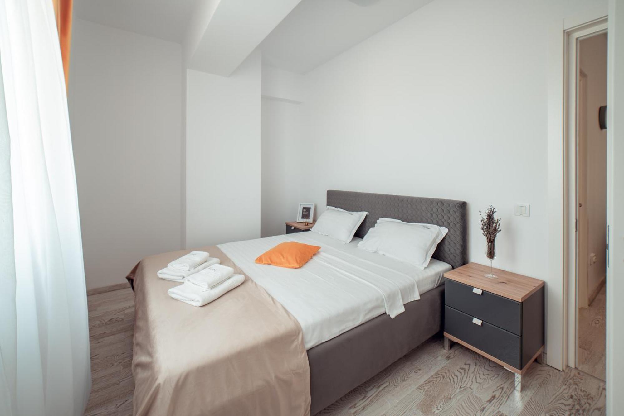 Cozy Accommodation Central City - Яш Екстериор снимка